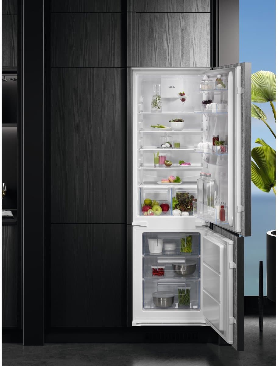 AEG OSC5D181ES - Inbouw koel-vriescombinatie - Sleepdeur - 196 l Koeler - 73 l Vriezer - Ingebouwd - 34 dB — afbeelding 1