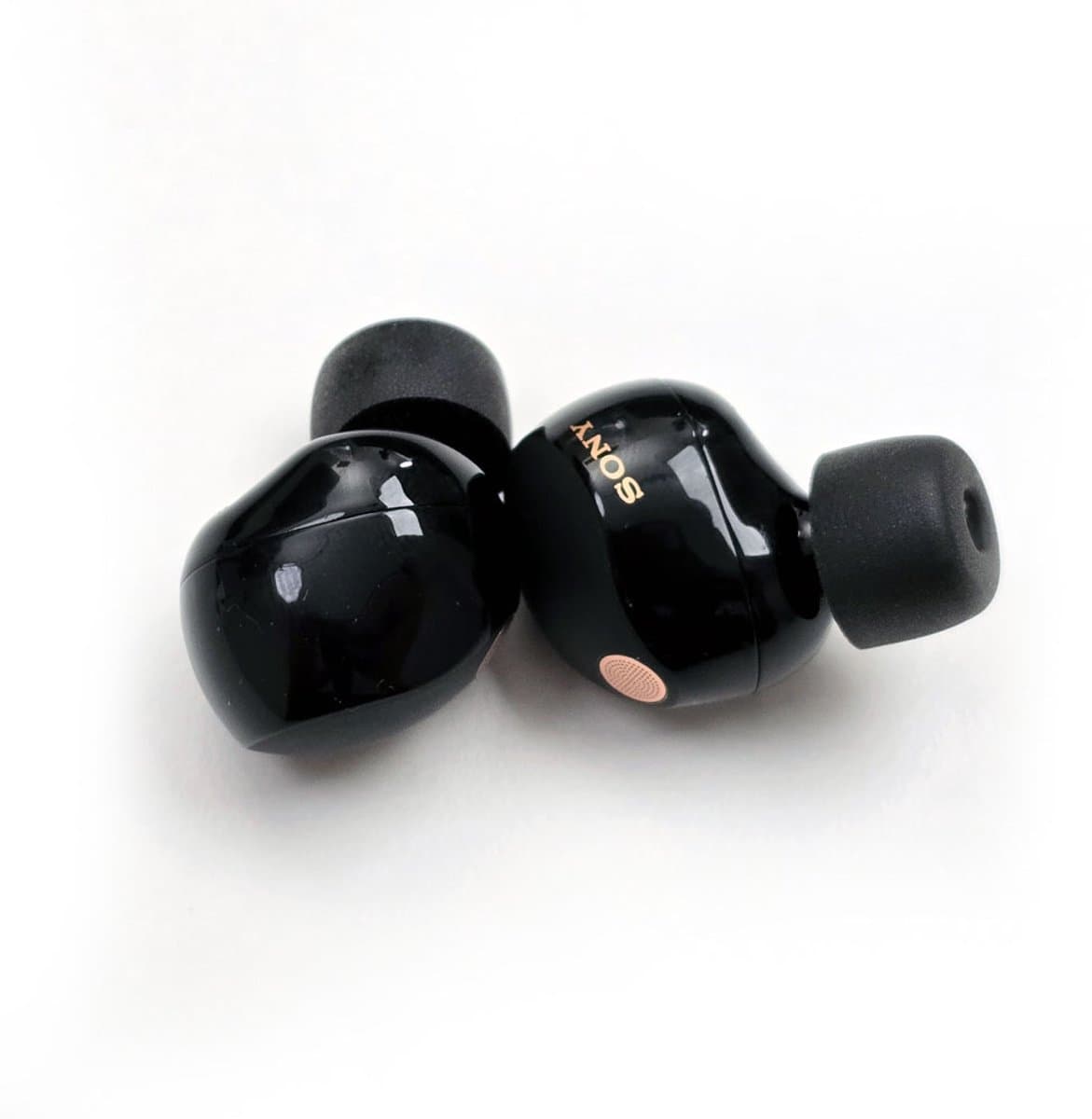 Foam eartips geschikt voor Sony WF-1000XM5 - 6× Extra Small - memory foam opzet oortjes - foamigo® — afbeelding 1
