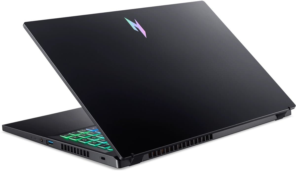 Acer Nitro V 15 ANV15-A31-R822 - Gaming Laptop - 15 inch 165Hz - AMD Ryzen 7 - 16GB - 512GB SSD - RTX 5050 - inclusief Nitro Controller + 3mnd PC GamePass — afbeelding 1
